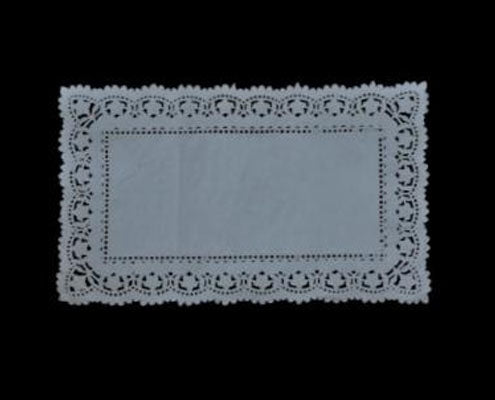Szögletes tortacsipke - csipkepapír téglacsipke 18 x 30 cm Fő kép
