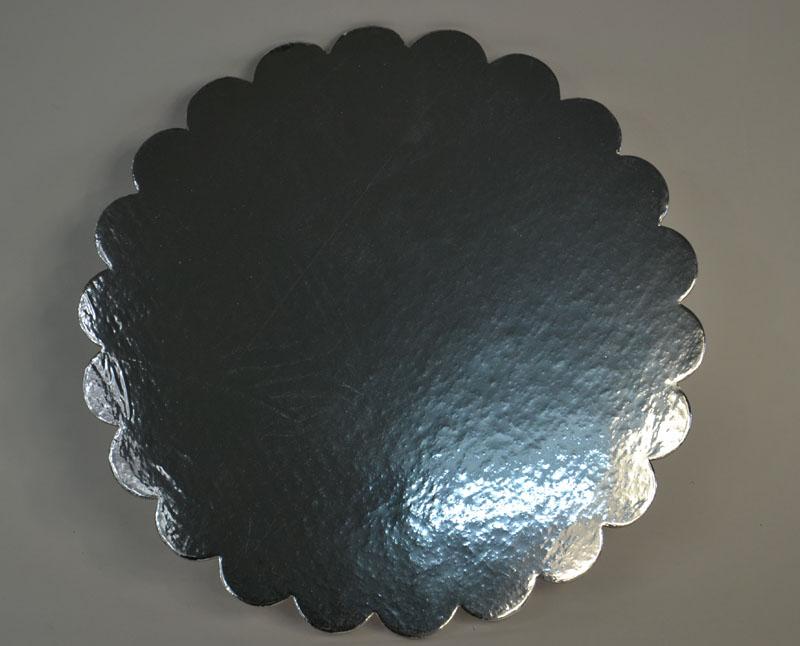 Tortapapír tálca kerek fodros szélű ezüst színű 35 cm-es Fő kép